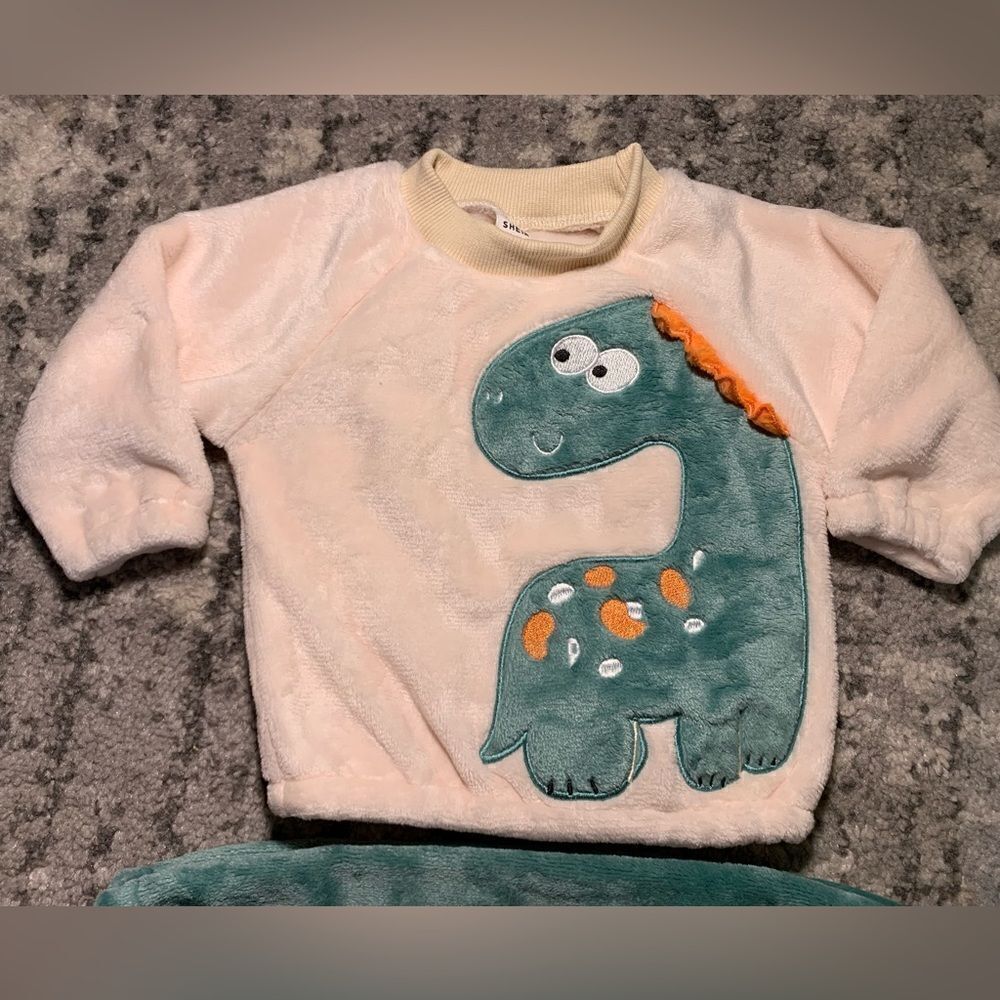 Dinosaur Baby Set - Picture 2 of 5